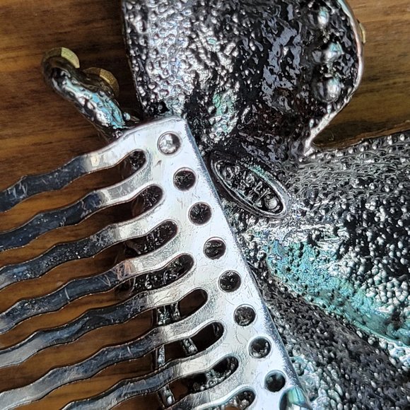 BUTTERFLY WINGS HAIR COMBS (PAIR) - Picture 3 of 4